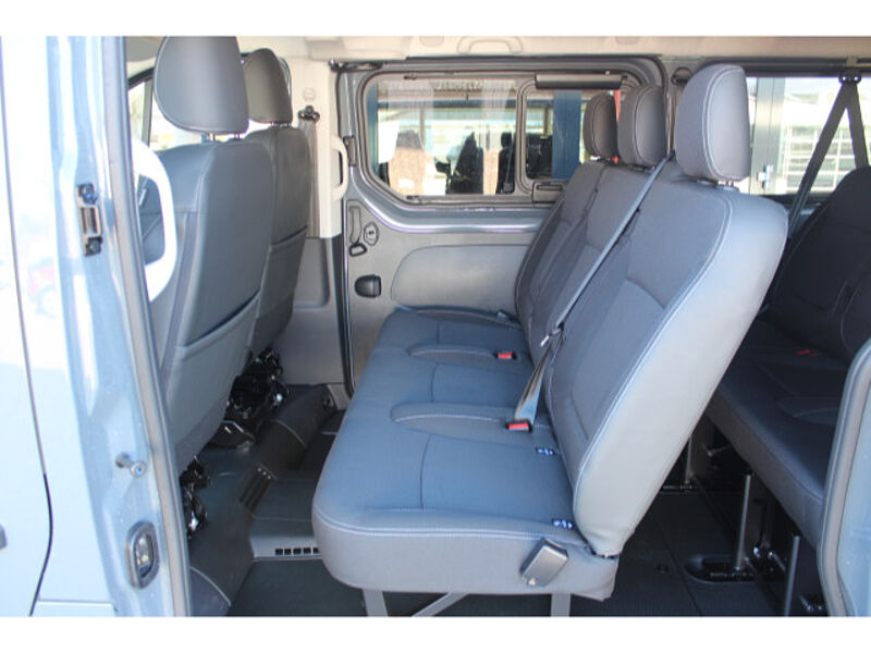 Nissan Primastar L1H1 Kombi 2.0dCi Tekna AT Navi Design