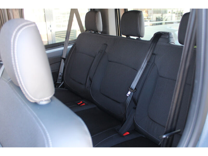 Nissan Primastar L1H1 Kombi 2.0dCi Tekna AT Navi Design