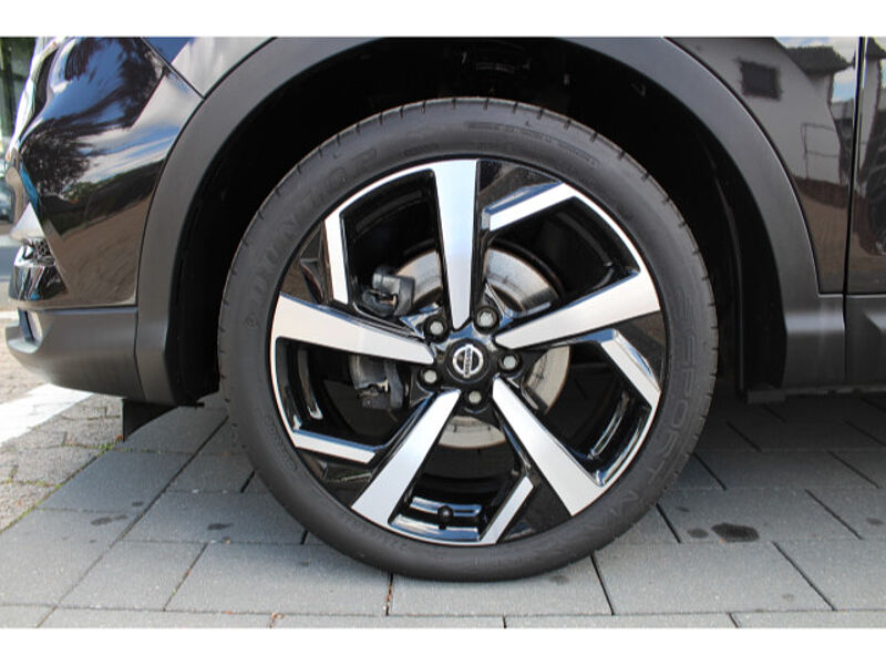 Nissan Qashqai 1.3 DIG-T AKARI Automatik Navi LED Leder
