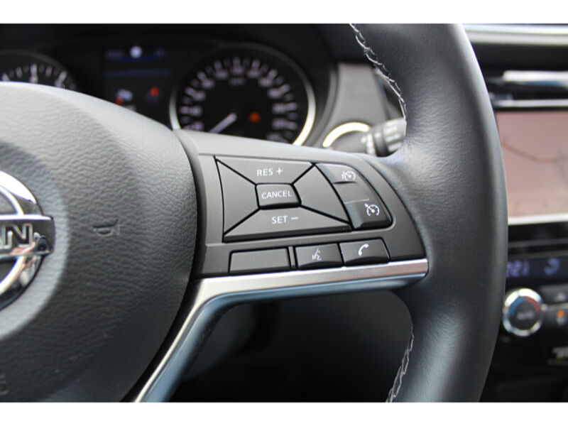 Nissan Qashqai 1.3 DIG-T AKARI Automatik Navi LED Leder