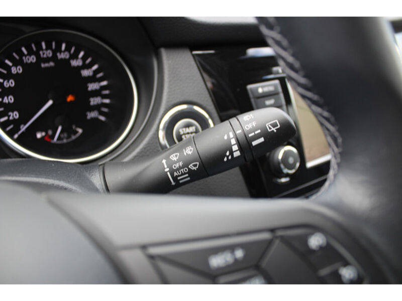Nissan Qashqai 1.3 DIG-T AKARI Automatik Navi LED Leder