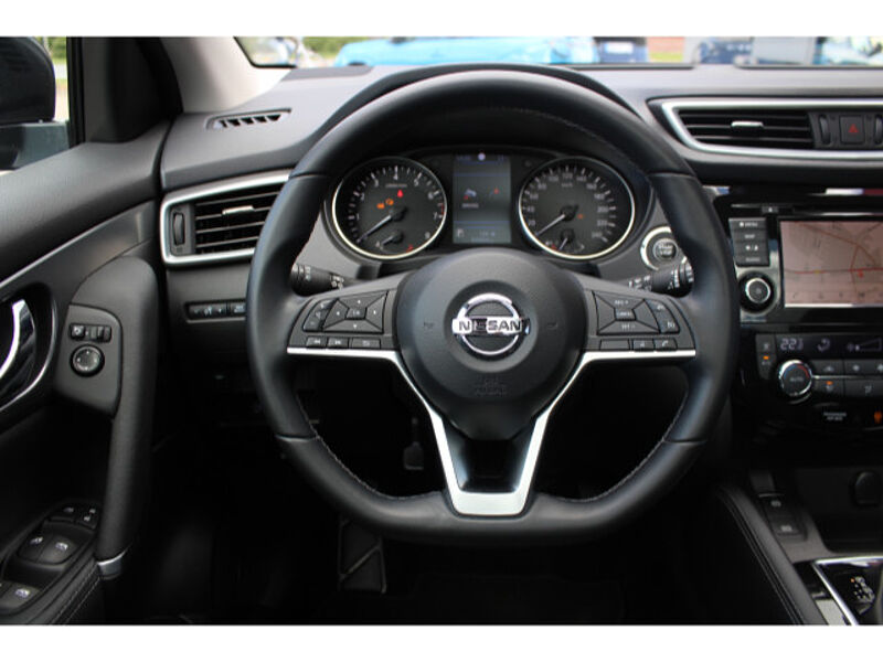 Nissan Qashqai 1.3 DIG-T AKARI Automatik Navi LED Leder
