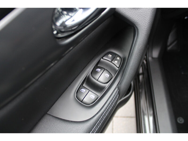 Nissan Qashqai 1.3 DIG-T N-Connecta Navi Sitzheizung
