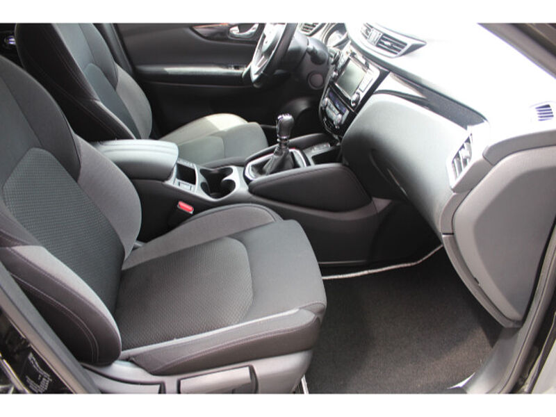 Nissan Qashqai 1.3 DIG-T ZAMA Navi Panoramaglasdach
