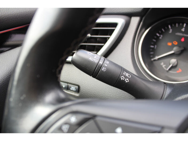 Nissan Qashqai 1.3 DIG-T ZAMA Navi Panoramaglasdach