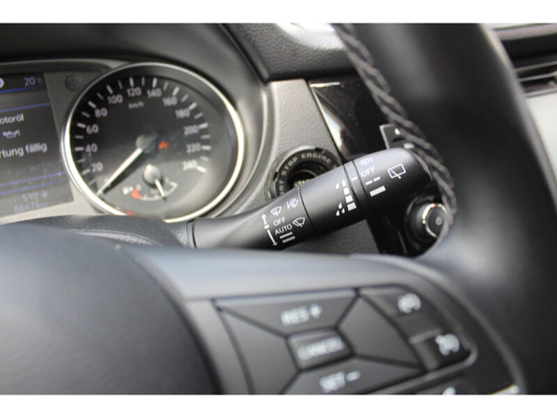 Nissan Qashqai 1.3 DIG-T ZAMA Navi Panoramaglasdach