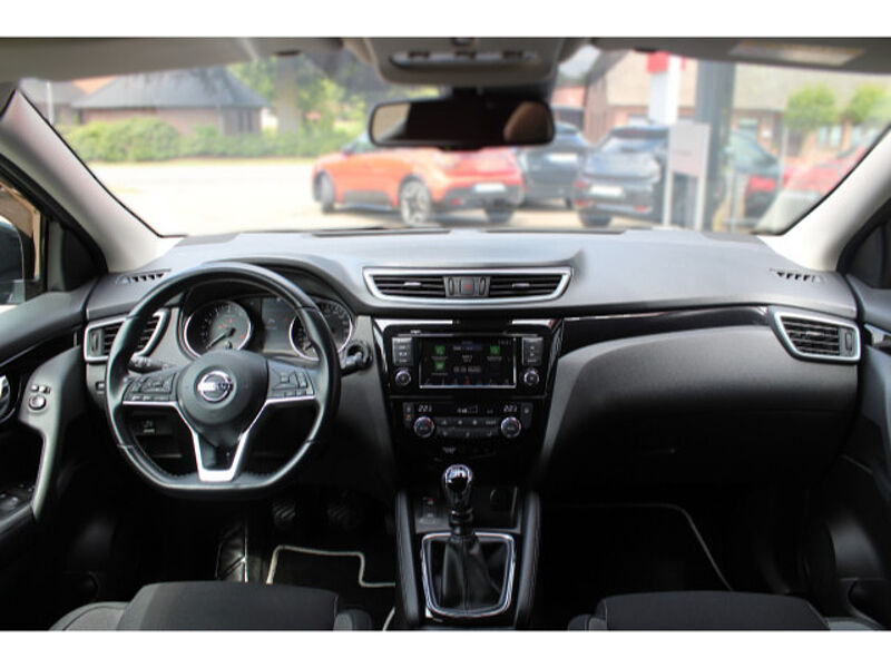 Nissan Qashqai 1.3 DIG-T ZAMA Navi Panoramaglasdach