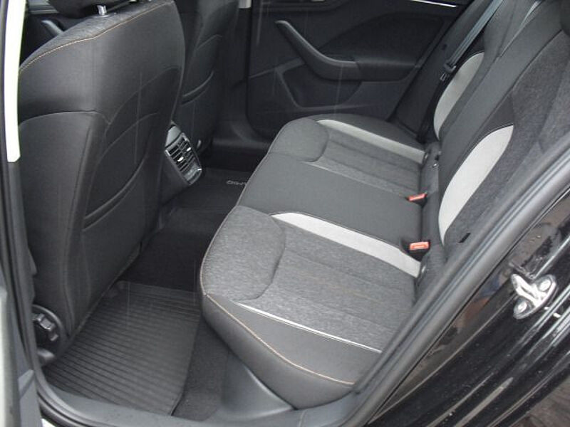 SKODA Kamiq 1.0 TSI Style OPF AHK LED ALU PDC