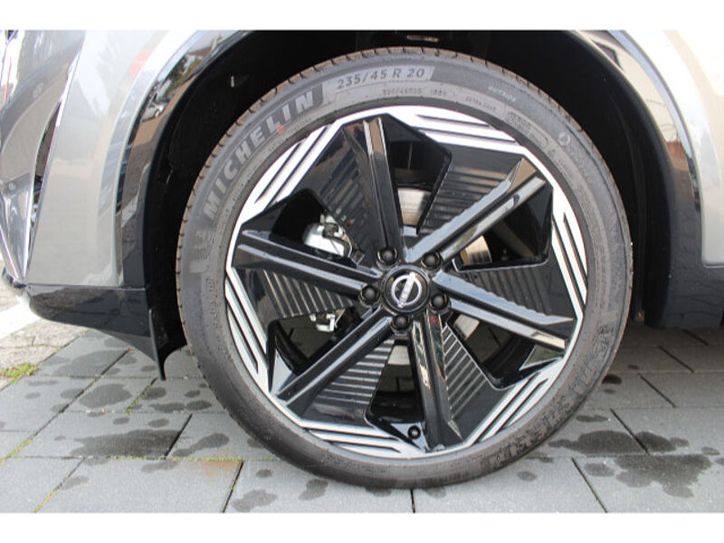 Nissan Qashqai 1.3 DIG-T Tekna+ Automatik 20 Zoll