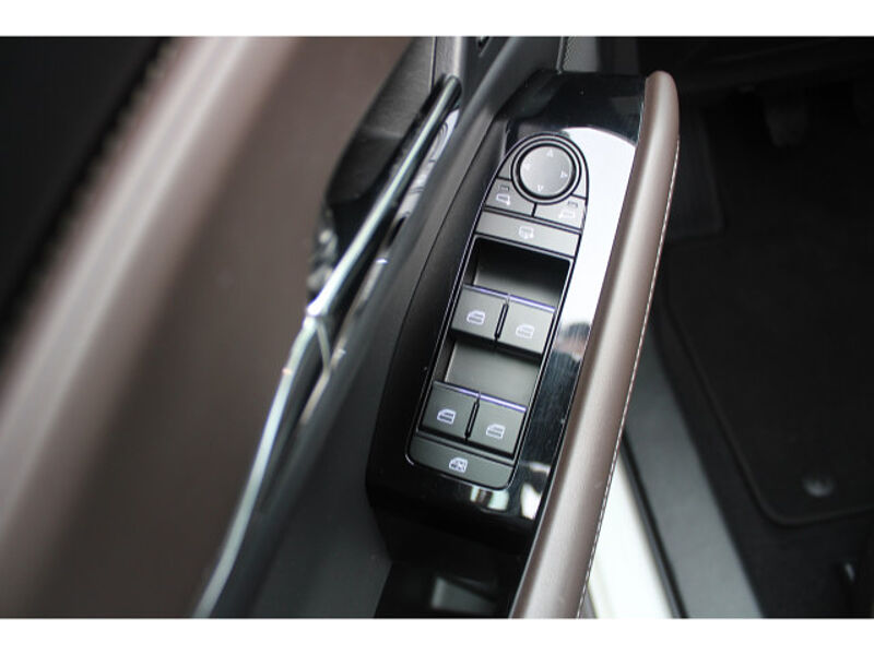 Mazda CX-30 2.0 SKYACTIV-X M Hybrid Selection Matrix