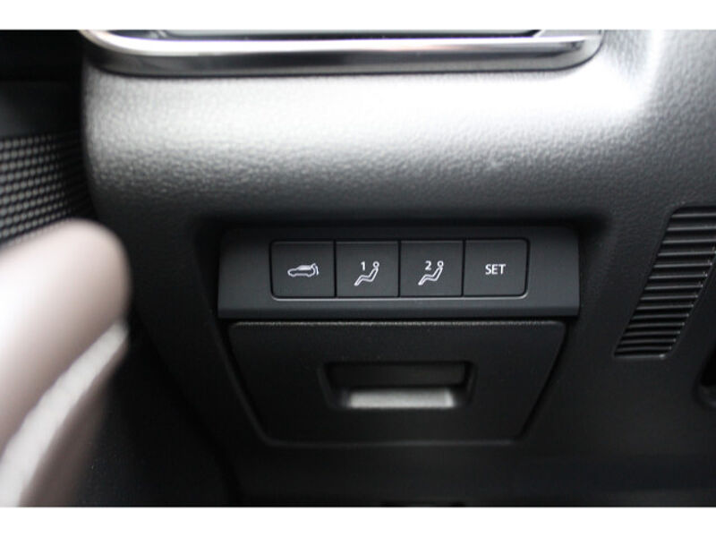 Mazda CX-30 2.0 SKYACTIV-X M Hybrid Selection Matrix