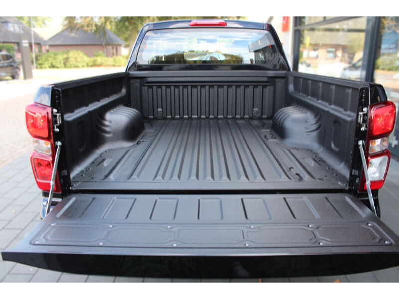 Isuzu D-Max 4x4 Space Cab 2.2 D LS Automatik