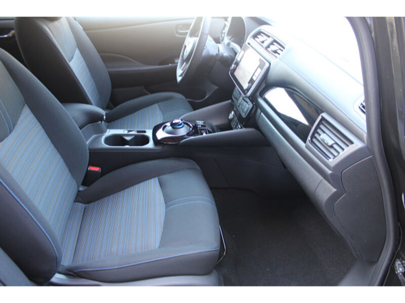 Nissan Leaf 39 kWh N-Connecta LED Winter 39 kWh N-Connecta LED Winter