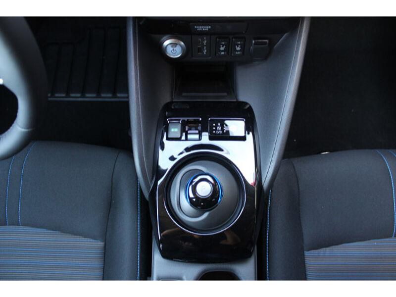 Nissan Leaf 39 kWh N-Connecta LED Winter 39 kWh N-Connecta LED Winter